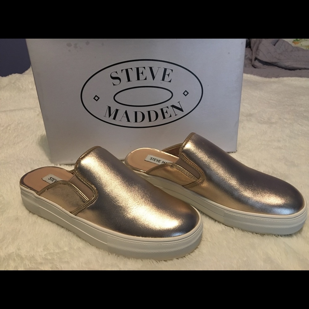 Steve Madden slides